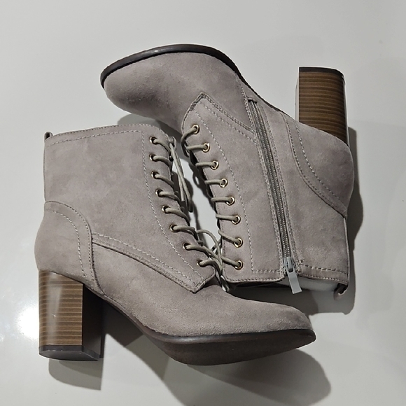 Journee Collection Shoes - Journee Collection Baylor Bootie. Sz 9 Nwot.